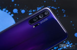 荣耀 20 pro,旗舰级拍照手机,性能与美学的完美融合